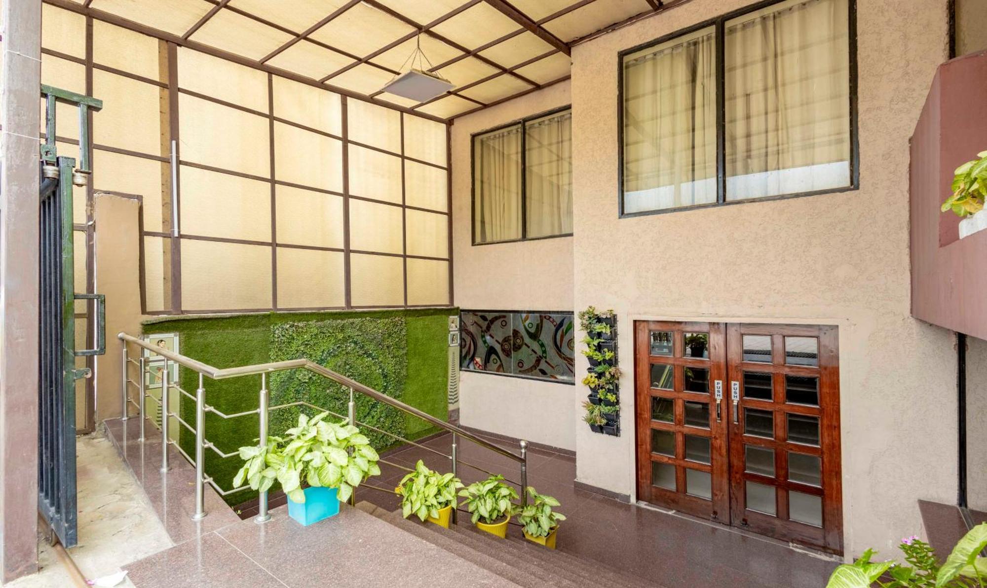 Hotel Treebo Maurice Baddi Esterno foto