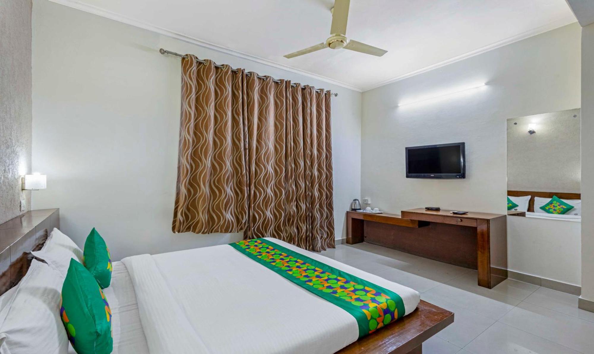 Hotel Treebo Maurice Baddi Esterno foto