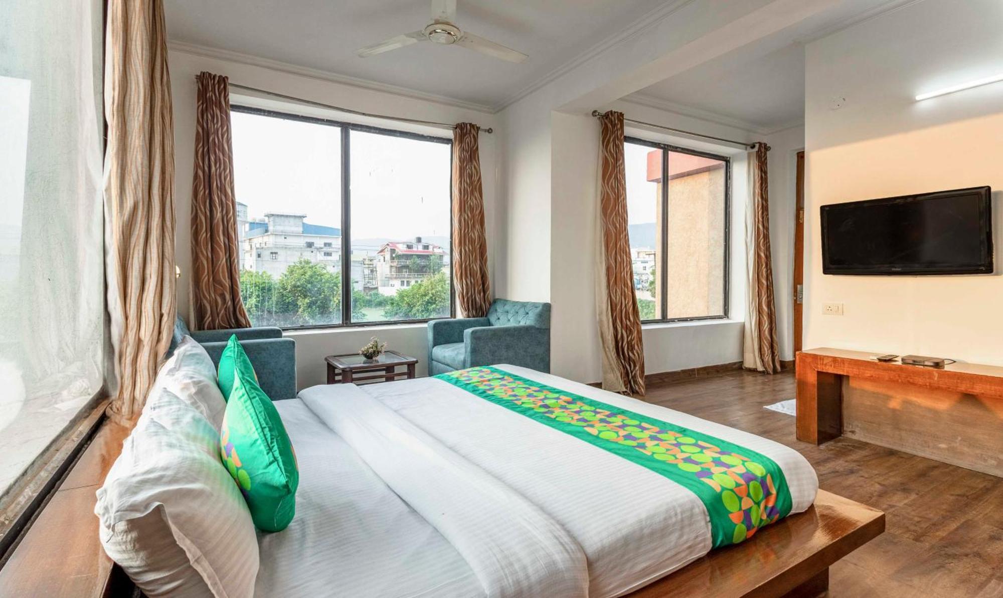 Hotel Treebo Maurice Baddi Esterno foto